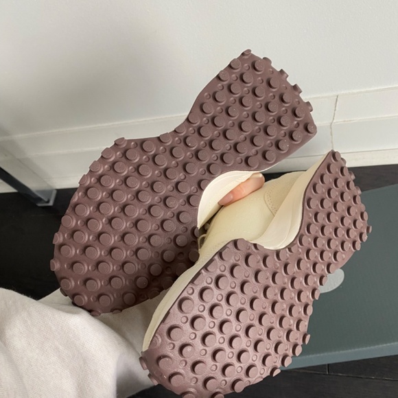 New Balance 327 Angora US Womens 5 - Picture 3 of 4